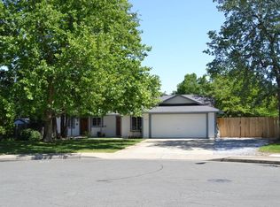1873 Strauss Ln, Redding, CA 96003