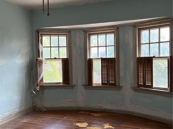 5th image of 17464 Norton Ave