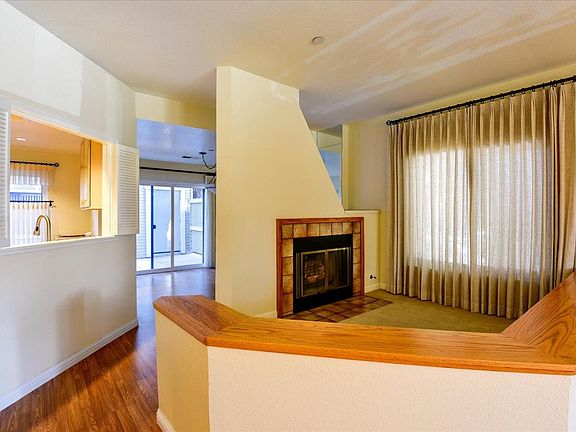 5th image of 923 La Mesa Ter Unit E