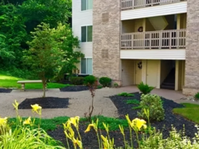 Lakemont Apartments — Photo 39
