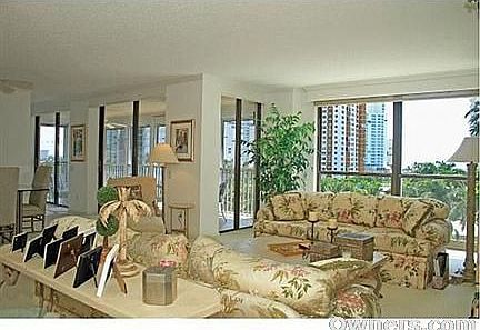 1st image of 4401 Gulf Shore Blvd N