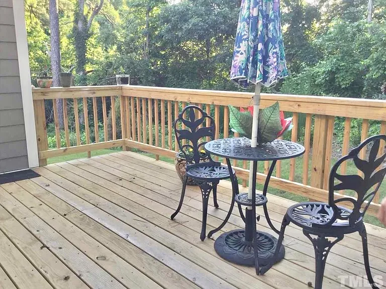 1284 Magnolia Row Trl — Photo 34