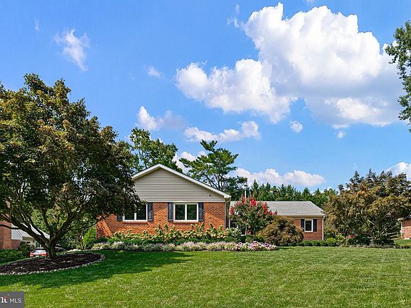 3rd image of 1109 Artwin Rd