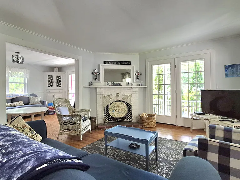 45 Stearns Rd — Photo 5