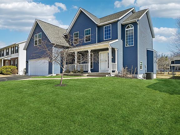 2nd image of 7822 Foxfield Dr NE