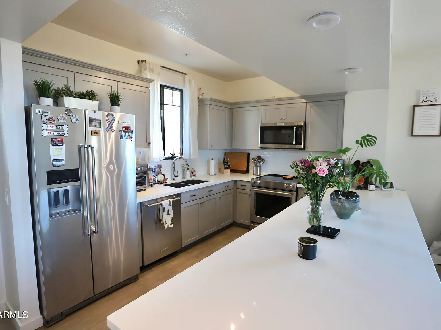 3 bed, 3.0 bath, 1654 sqft, $2,800 — Photo 2