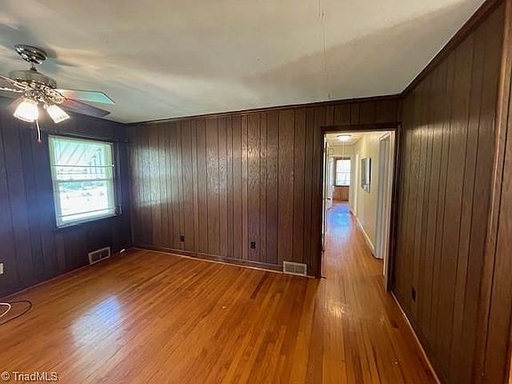 4th image of 2540 Fernwood Dr