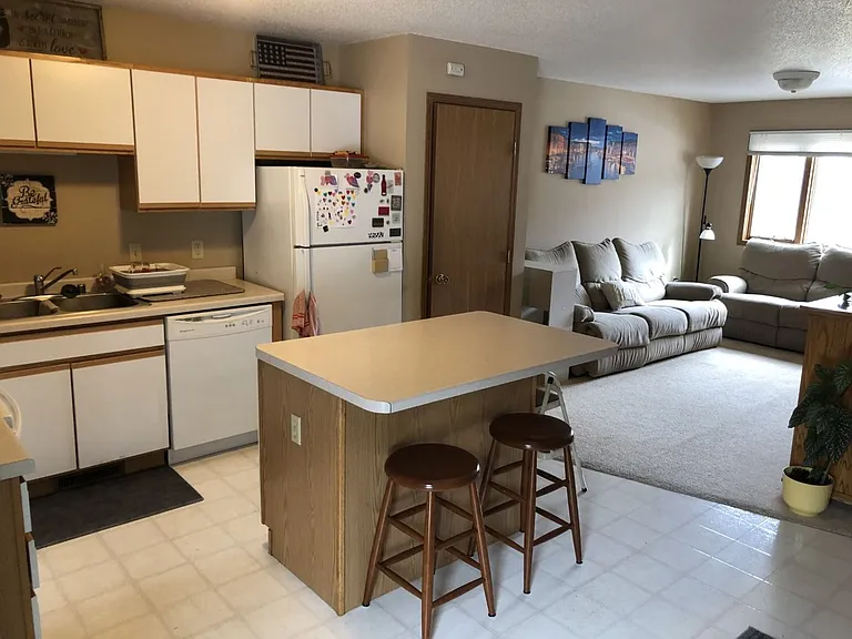 4918 Coventry Ct — Photo 2