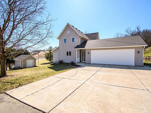 2nd image of 3265 Bergum Road