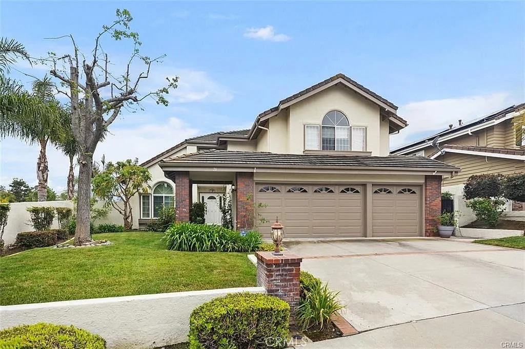 4 bed, 3148 sqft, $7,009 — Photo 4