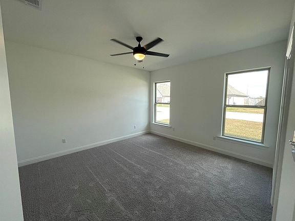 5th image of 249 Marie Claire Dr