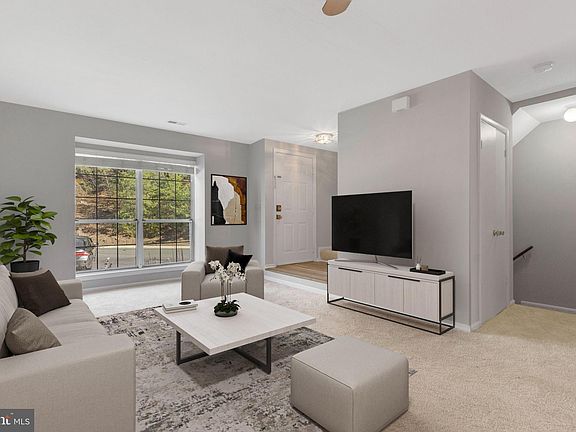 2nd image of 303 Providence St #303