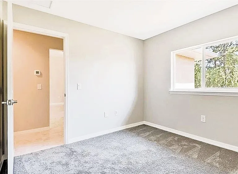 347 Pinehurst Ave — Photo 13