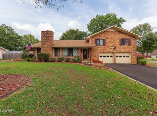 102 Littleton St, Greenfield, TN 38230
