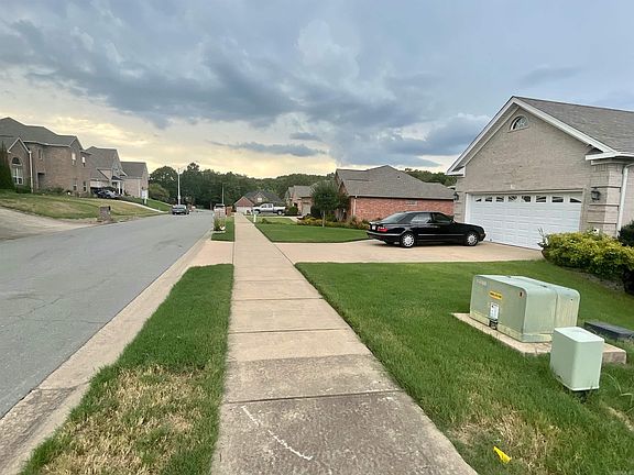 5th image of 126 Cobblestone Cir