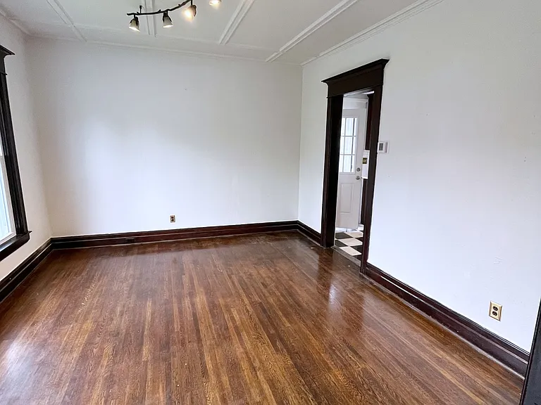 1112 Salina St — Photo 9