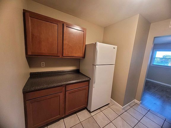 5th image of 1823 Augusta Dr APT 5