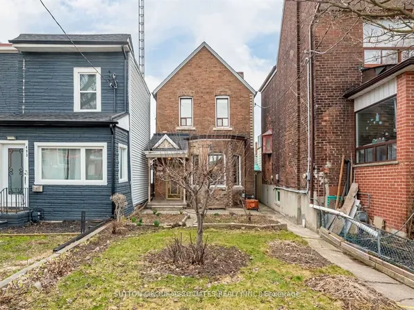 491 Roxton Rd, Toronto, ON M6G 3R5