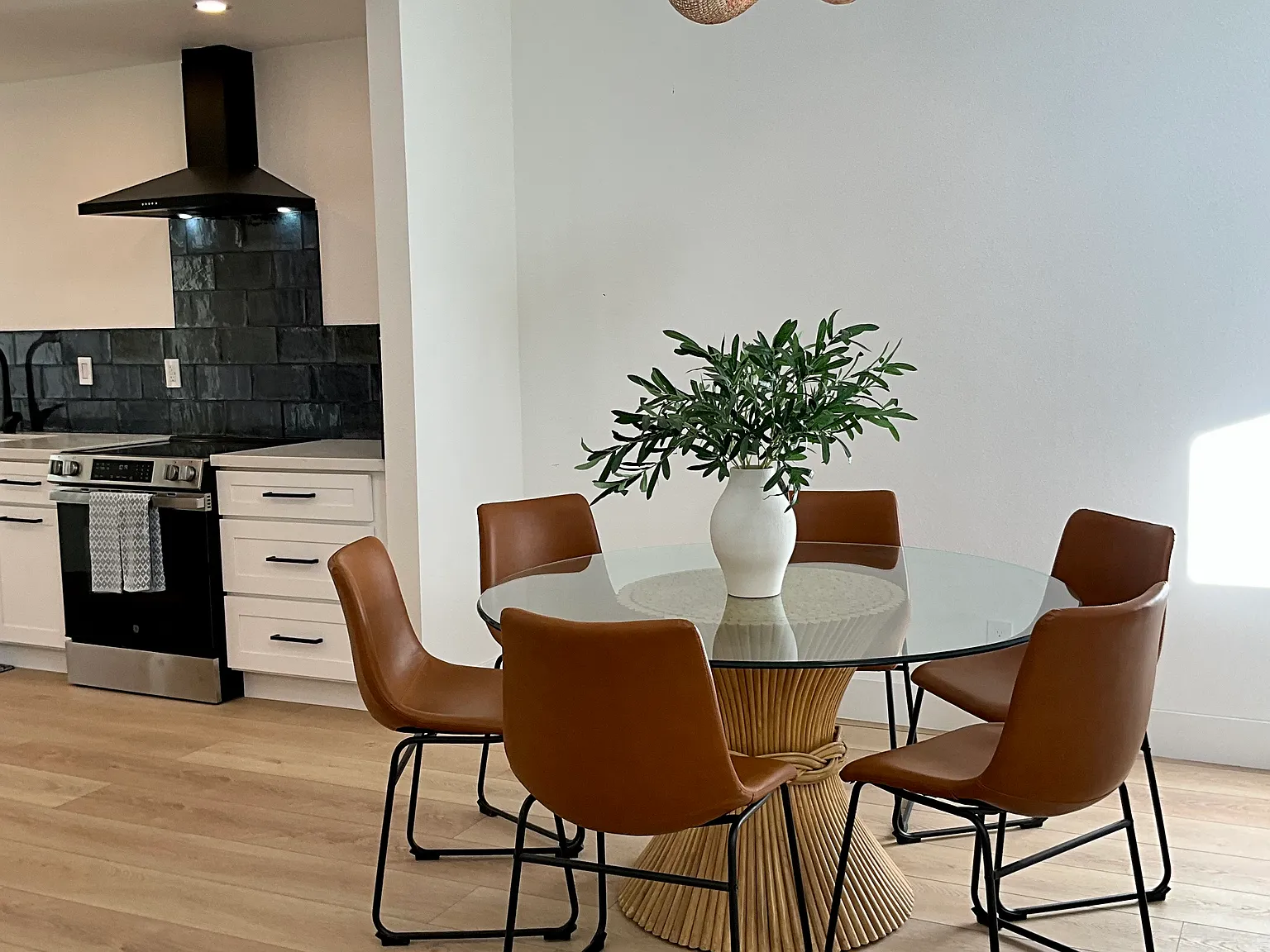 2 bed, 1506 sqft, $7,000 — Photo 3
