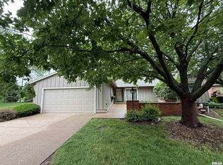7100 N Fox Point Dr APT 3, Peoria, IL 61614
