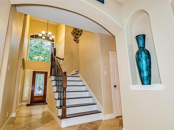 3rd image of 154 W Evangeline Oaks Cir