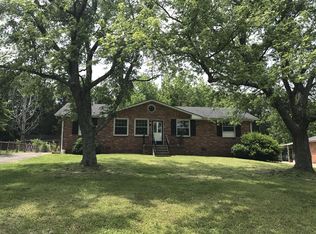 247 Sanders Dr, La Vergne, TN 37086