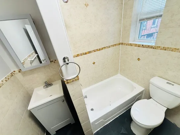 6612 Broadway image 14 of 15