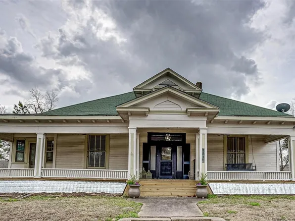 1515 Caddo St, Commerce, TX 75428