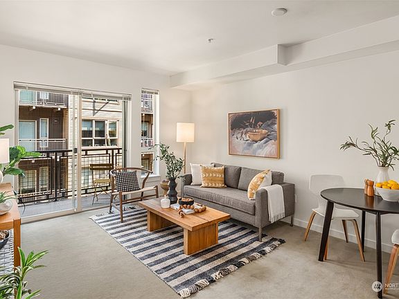 4th image of 1410 E Pine Street #W322