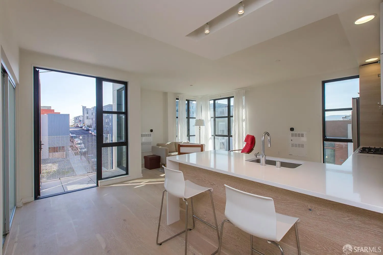 2 bed, 2.0 bath, 1012 sqft, $4,800 — Photo 1
