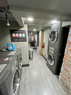 Rented by Safdie Realty Group | media 29