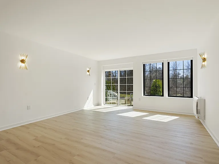 1188 King St #103 — Photo 17
