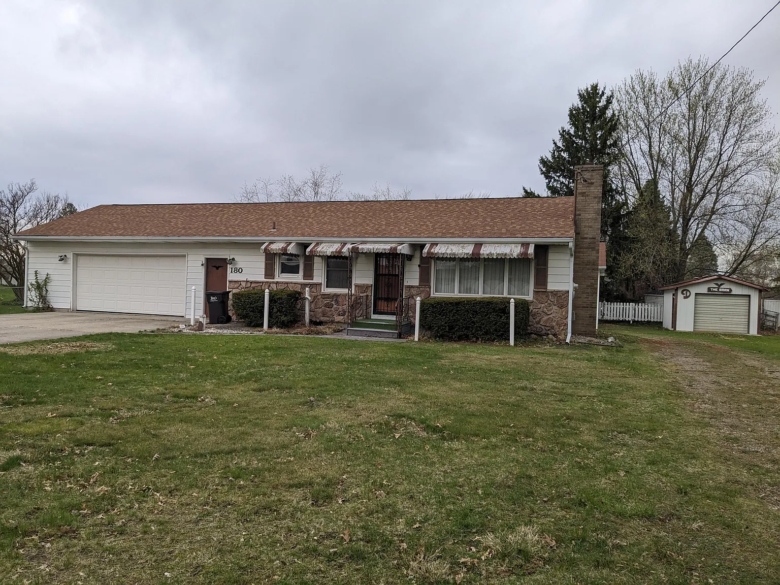 180 W Tuttle Rd photo 1