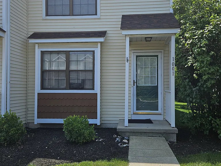 1001 Syracuse Ln — Photo 2
