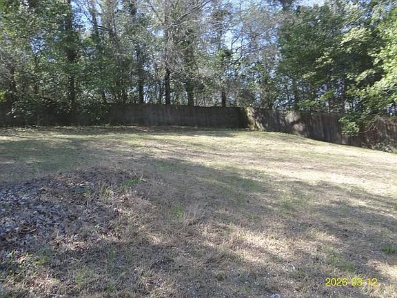 3rd image of 1053 Amber Dr