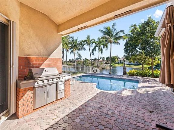 3rd image of 16364 NW 14th St