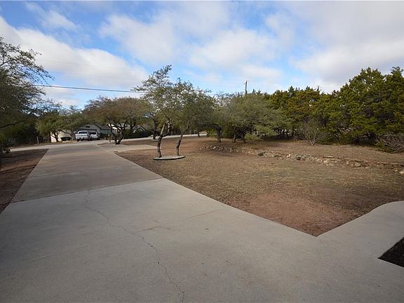 4th image of 516 Deer Creek Cir