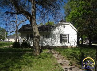 309 N 4th St, Westmoreland, KS 66549