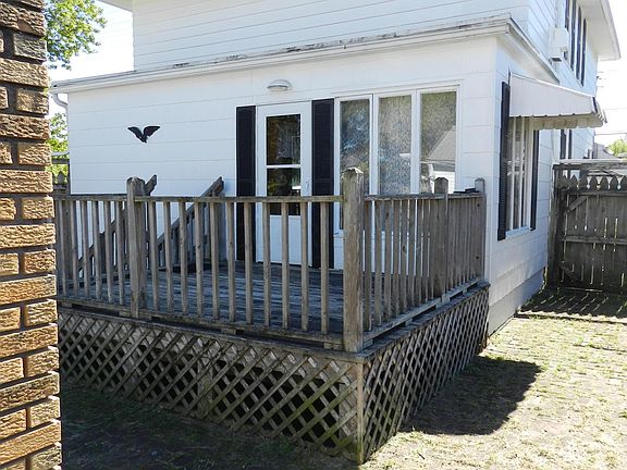 4th image of 934 Bennett St