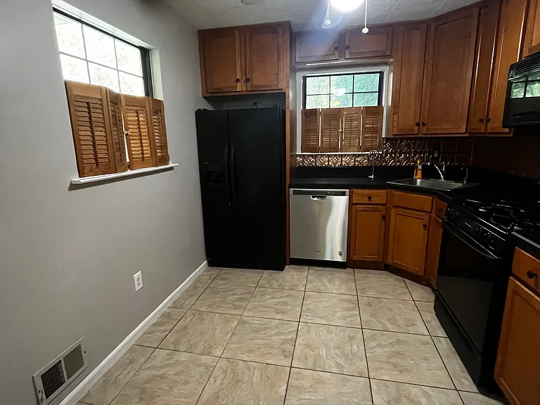500 Goldthread Ct — Photo 3