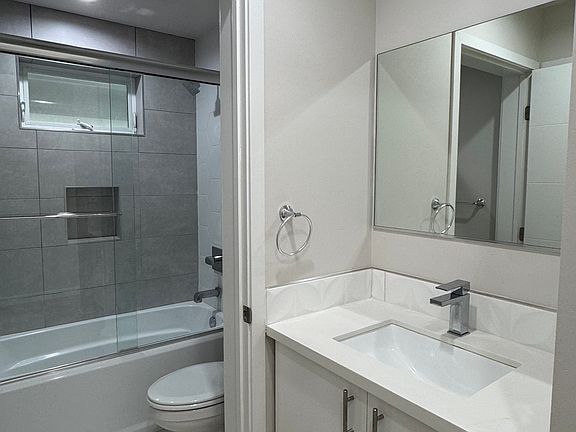 5th image of 5124 Denny Ave #5124
