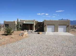 1 Irish Rd, Ranchos De Taos, NM 87557