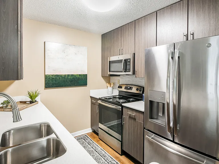 Crossgates Apartment Homes — Photo 6