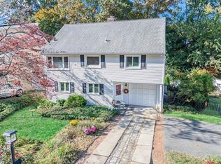 119 Westminster Dr, Yonkers, NY 10710