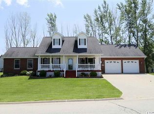 2552 Willow Brook Dr, Dubuque, IA 52002