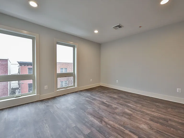 1320 N Franklin St #2 — Photo 12