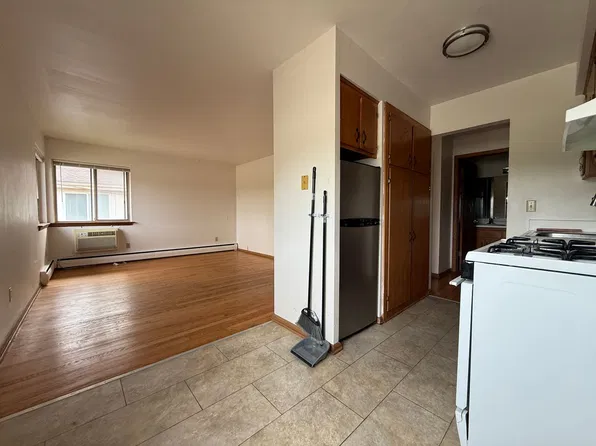 1216 Memorial, 1216 Memorial Dr #20, South Milwaukee, WI 53172