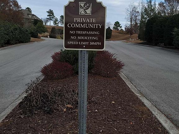 3rd image of Twin Lakes Dr