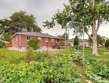 Building Photo - 5400 Iris St