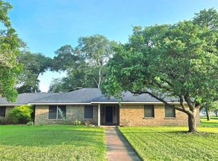 202 W West St, El Campo, TX 77437
